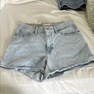 Levi’s 80s Mom Denim Shorts